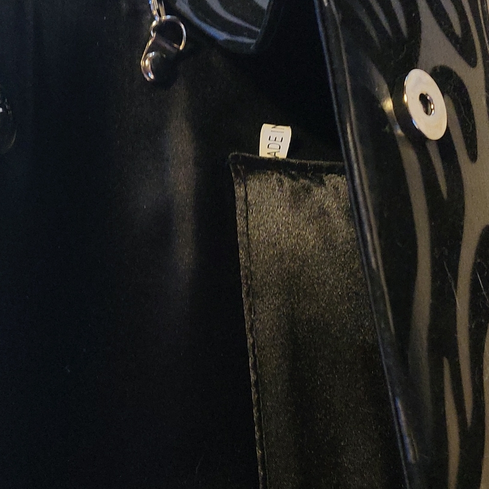 Clutch style Handbag- Black Animal Print with chain - Picture 3 of 6